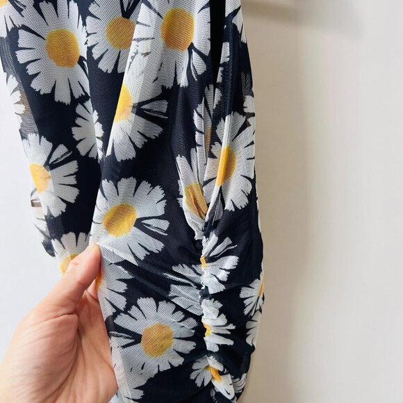 Reformation Tiel knit dress in Desert Daisy, Navy/ white, Size S - Picture 4 of 7